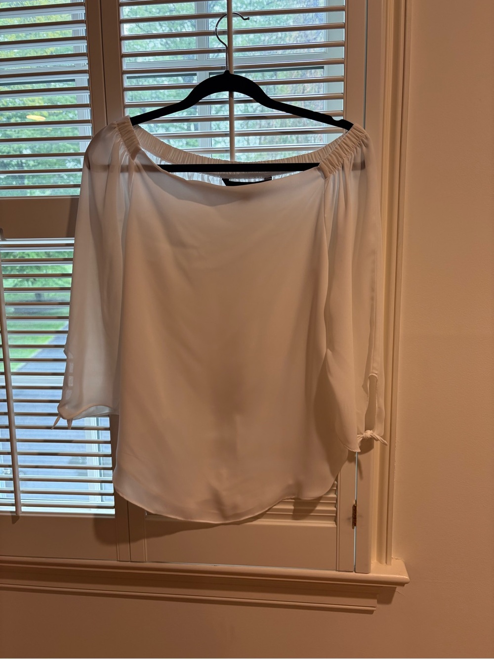 Atoms Cristina Women's White Off-Shoulder Blouse with toe sleeve